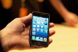 Хакер уже успел взломать iPhone5