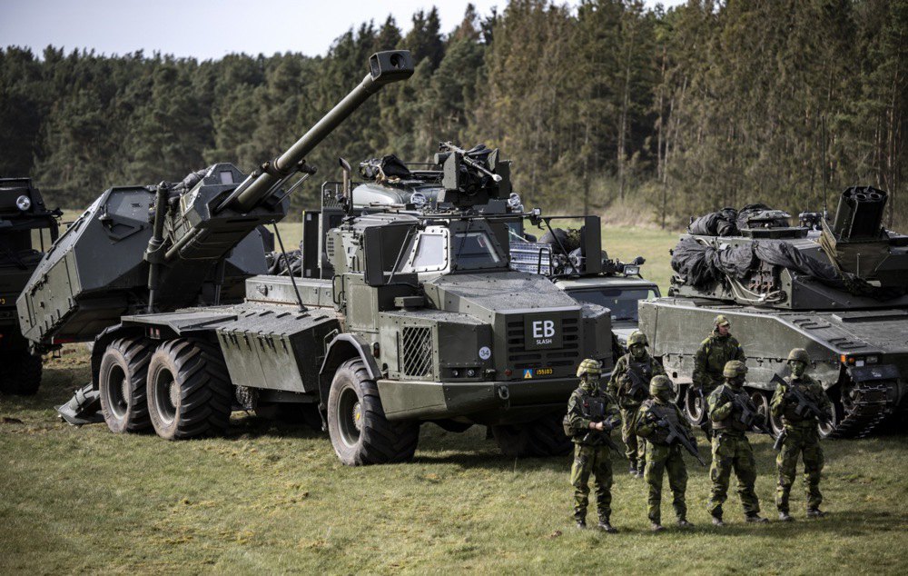 Система <i>Archer</i> артилерійського полку збройних сил Швеції під час військових навчань на полігоні поблизу міста Крістіанстад, 6 травня 2023 року.