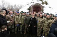 Тимошенко разом з військовими вшанувала пам'ять Героїв Крут