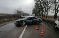 Молдованин віз доньку на обстеження до Києва, пропустив поворот і протаранив авто з людьми, що їхали обстежуватися до Черкас