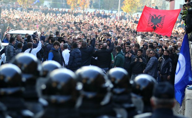 Антиправительственный митинг в Албании