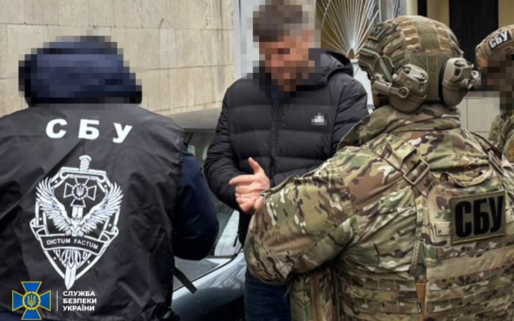 Затримали вісьмох підозрюваних у організації нелегального виїзду з України