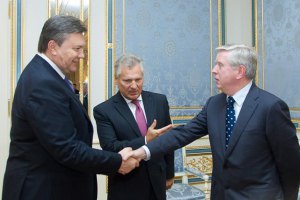 Кокс и Квасьневский провели встречу с Януковичем