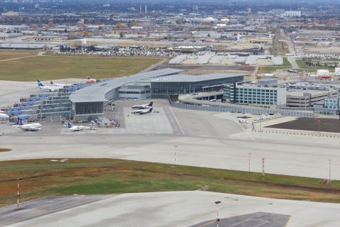 Усіх пасажирів міжнародного аеропорту Вінніпега евакуювали через загрозу безпеці