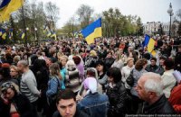 Сторонники и противники Тимошенко традиционно митингуют у здания суда