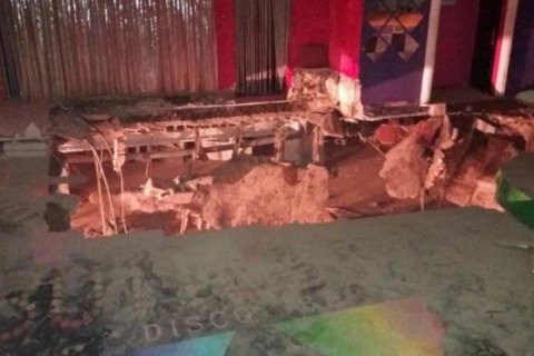 Під танцюристами в гей-клубі на Тенеріфе обвалилася підлога