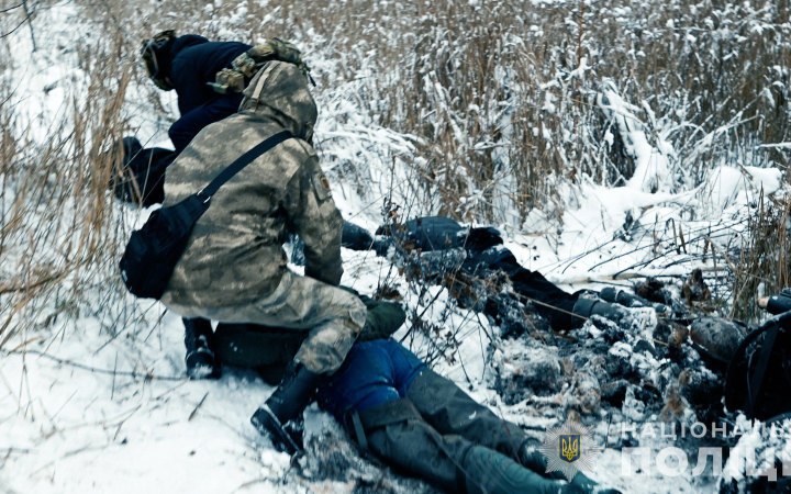 Поліція провела на Рівненщині "бурштинову операцію" і вилучила каміння на майже 4,5 млн грн