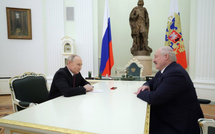 Російський диктатор Путін прибув з візитом до свого білоруського колеги Лукашенка