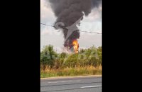 У РФ поскаржилися на атаку дронів: горіли Афіпський НПЗ та військова частина в Краснодарському краї