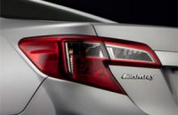 В Сети появился очередной официальный тизер следующей Toyota Camry