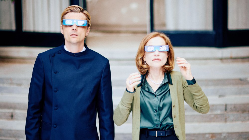 Кадр з фільму «Найбагатша жінка світу».