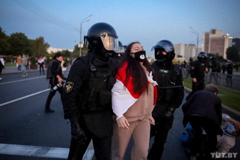  У Білорусі в неділю на акціях протесту затримали майже 600 людей