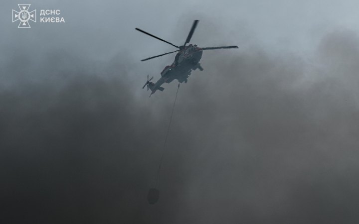 Кількість жертв унаслідок нічного обстрілу РФ у Києві зросла до двох (доповнено)