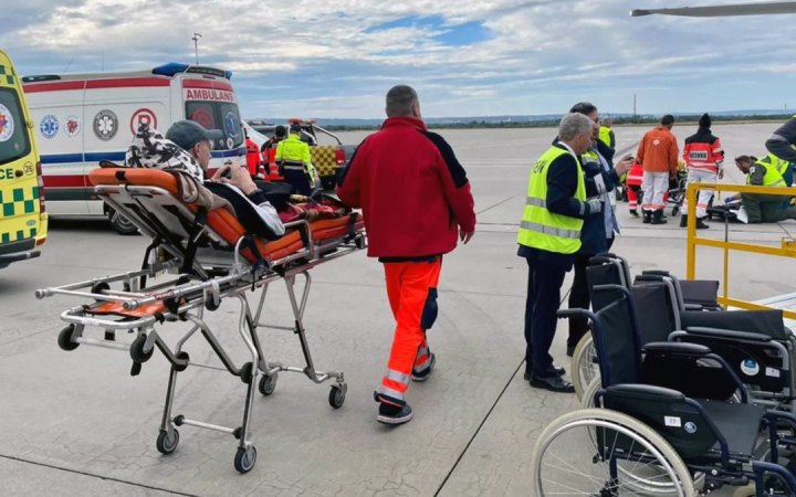 Скільки українців скористалися медичною евакуацією за кордон — розповідають у МОЗ 