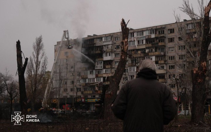 Рятувальники завершили ліквідацію наслідків удару по Києву: 2 людей загинуло, 38 осіб постраждало (оновлено)