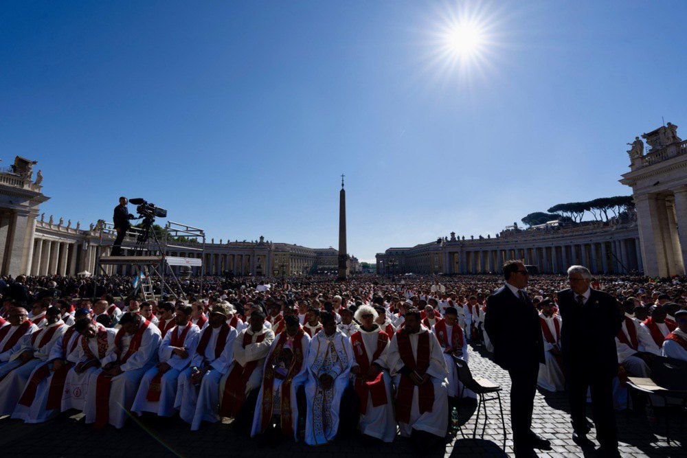 Під час церемонії прощання з Папою Римським Франциском у Ватикані.