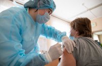 За последнюю неделю января прививки от COVID-19 получили почти 450 тыс. украинцев