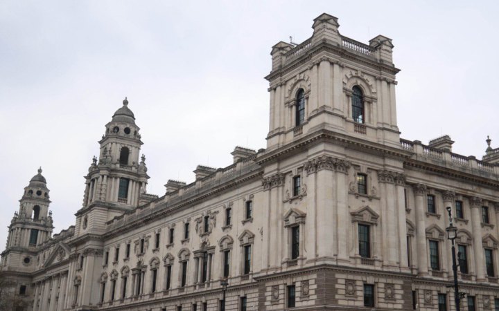 Рішення про експорт із Великої Британії до вірменської компанії переглядають через можливі зв’язки з РФ