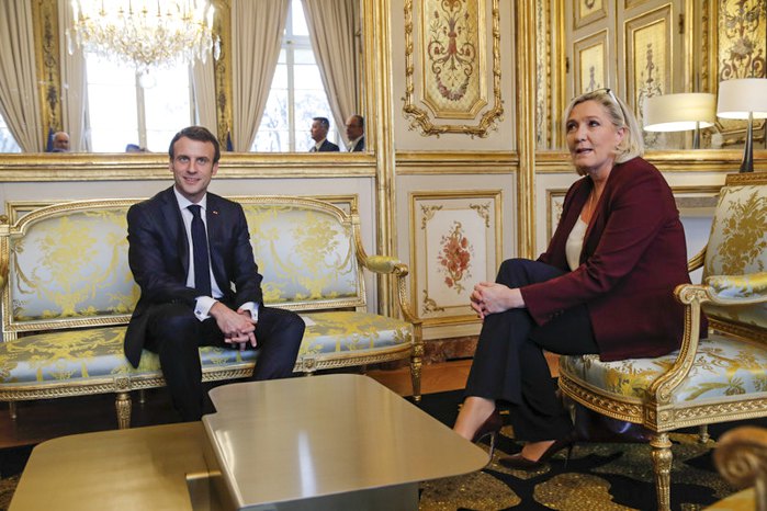 Президент Франції Еммануель Макрон зустрічається з Марін Ле Пен у Єлисейському палаці в Парижі, 6 лютого 2019 р.