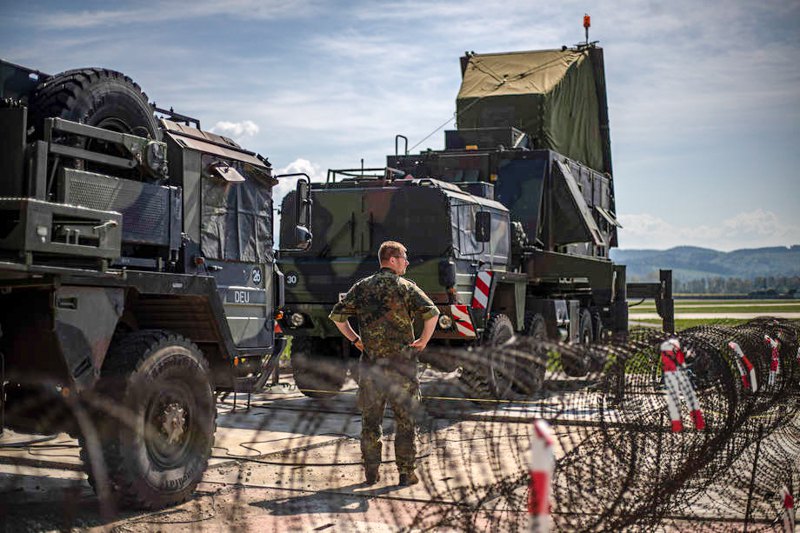 Система протиповітряної оборони НАТО Patriot на авіабазі Сляч, Словаччина, 10 травня 2022 року.