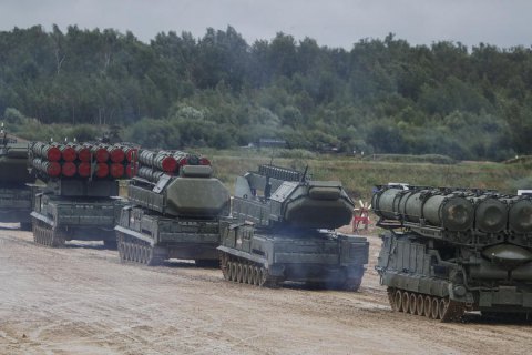 Зеленський: Росія відвела з Криму тільки 3,5 тисячі військових, більше ніде зменшення не бачимо