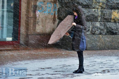В воскресенье в Киеве обещают дождь с мокрым снегом