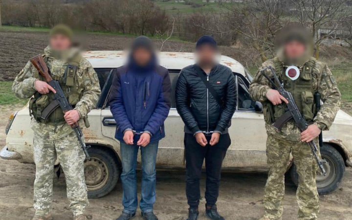 Прикордонники затримали двох чоловіків, які планували втекти до Молдови