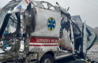 На Херсонщині армія РФ скинула вибухівку на авто "швидкої" під час евакуації поранених