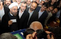 Президентские выборы в Иране пока выигрывает умеренный либерал