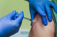На Донбасі почали вакцинацію українських військових від COVID-19
