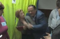 Нардеп Мельник пытался вынести на руках Ирину Геращенко
