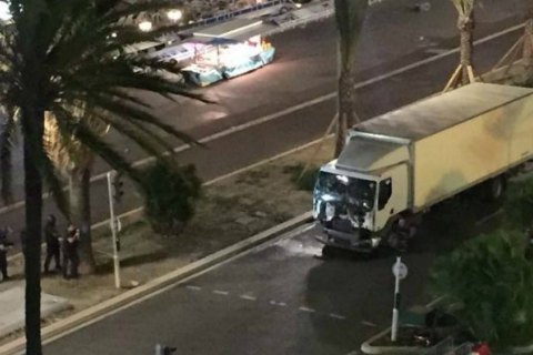 Олланд назвал атаку в Ницце терактом