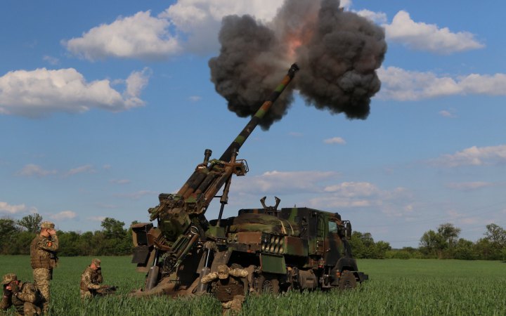 Українські артилеристи показали, як стріляють з французьких САУ Caesar