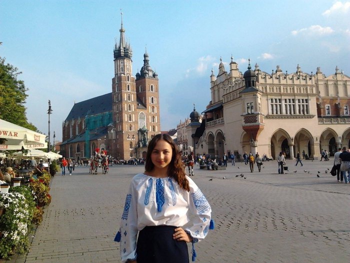 Вероніка Золотаренко торік стала студенткою Краківського економічного університету у 2016, потім перевелася на навчання в університет інформаційних технологій та менеджменту в Жешуві.