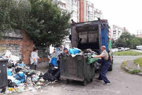 Львовская ОГА приняла полномочия по вывозу мусора из Львова