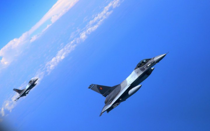 Адміністрація Трампа погодила продаж Пакистану обладнання для модернізації F-16 на $686 млн