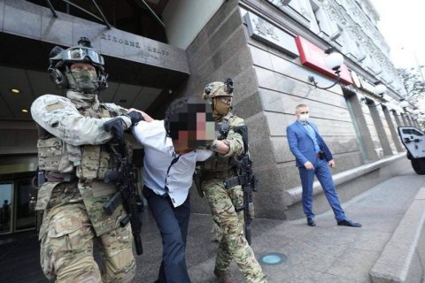 33-летнего иностранца, который угрожал взорвать банк в центре Киева, отправили на принудительное лечение