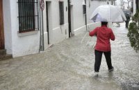 На півдні Іспанії оголосили червоний рівень небезпеки через шторм “Леонардо”