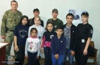 Луганская полиция нашла и вывела из леса шестерых заблудившихся детей