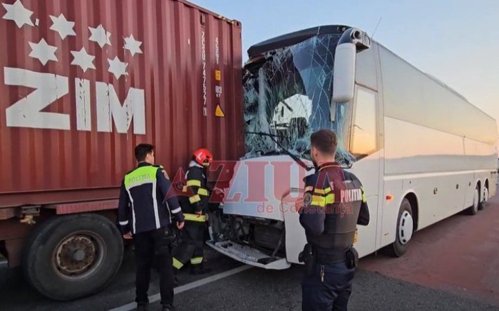 У Румунії потрапив в аварію рейсовий автобус з 57 українцями, постраждали діти