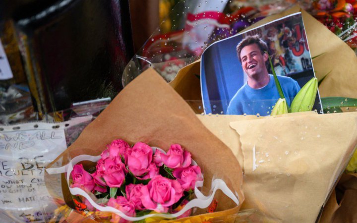 Лікар Метью Перрі визнав провину у смерті актора