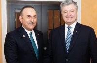 Порошенко поговорил по телефону с министром иностранных дел Турции