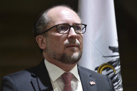 Глава МИД Австрии раскритиковал вывод сотрудников посольств из Украины