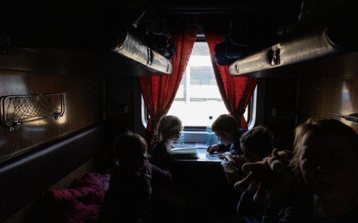 В Украине запустили чат-бот для организации эвакуации мирного населения