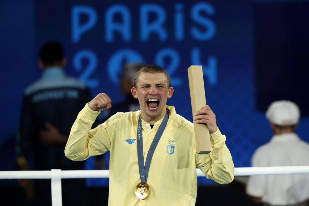 Хижняк із золотом у Парижі