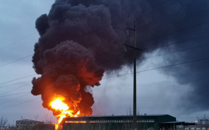 Украинское Минобороны открестилось от взрыва на нефтебазе в Белгороде, - СМИ (обновлено)
