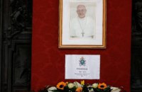 Зеленський і перша леді планують візит на похорон Папи Римського (оновлено)