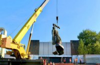 В Коломые демонтировали памятник советским воинам