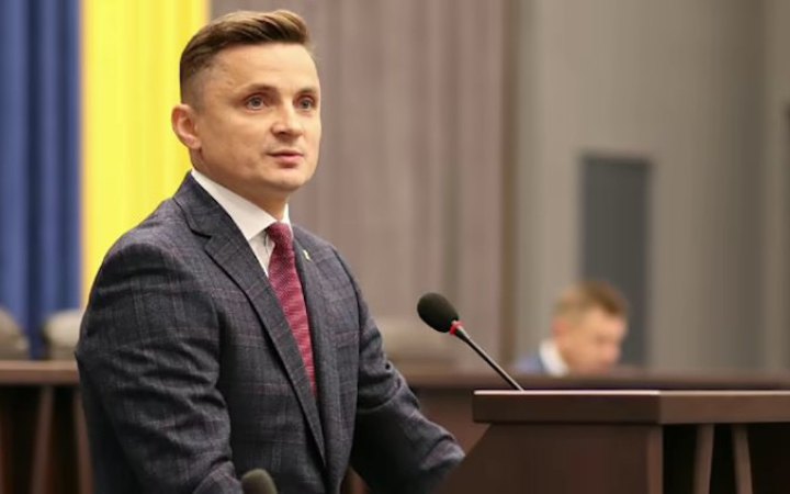 Підозрюваного в хабарництві голову Тернопільської облради поновили на посаді. Він отримає компенсацію