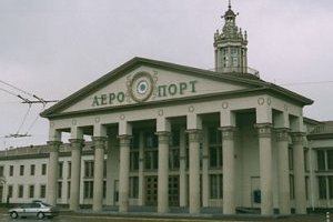 Завтра Янукович відкриє оновлений аеропорт "Львів"